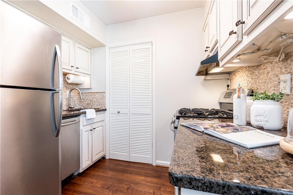 100 Biscayne Drive NW Unit 4