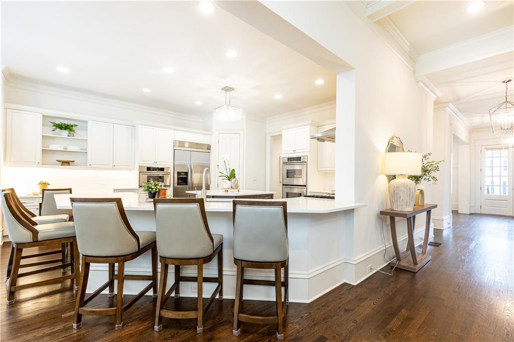 765 Glengate Place