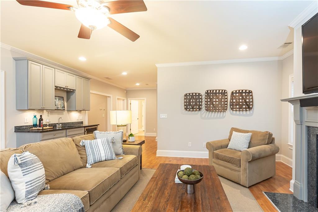 765 Glengate Place
