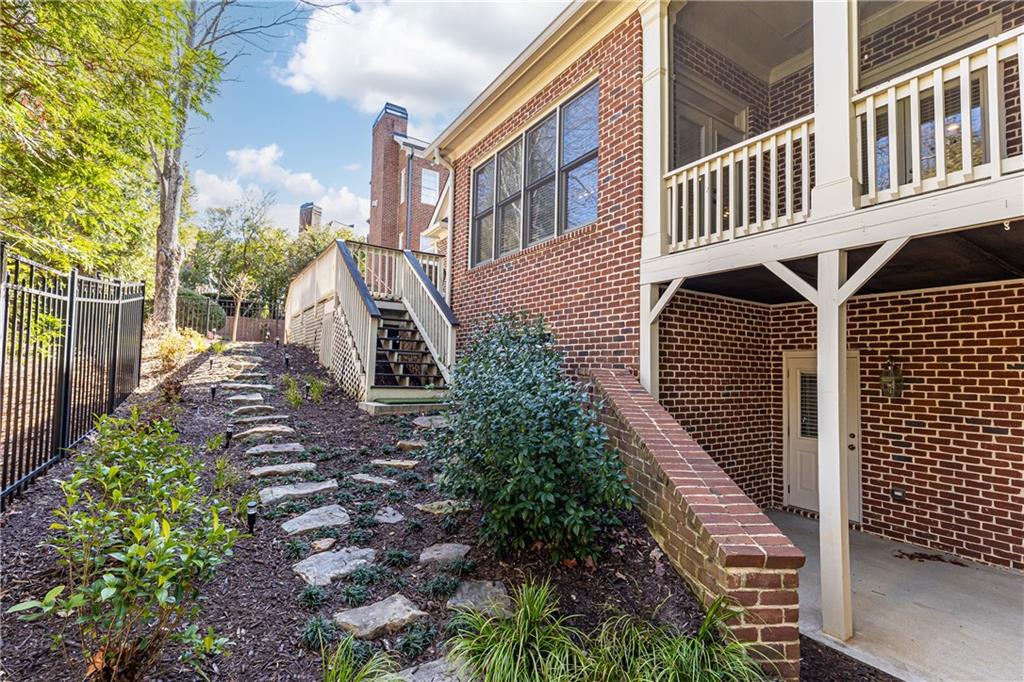 765 Glengate Place