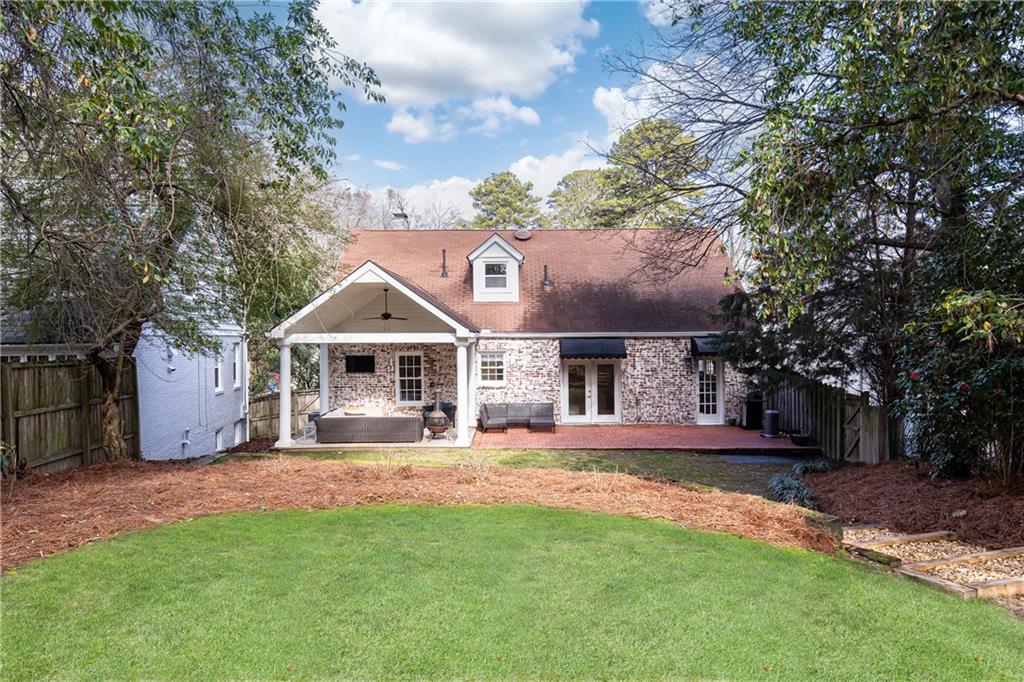 2911 N Hills Drive NE