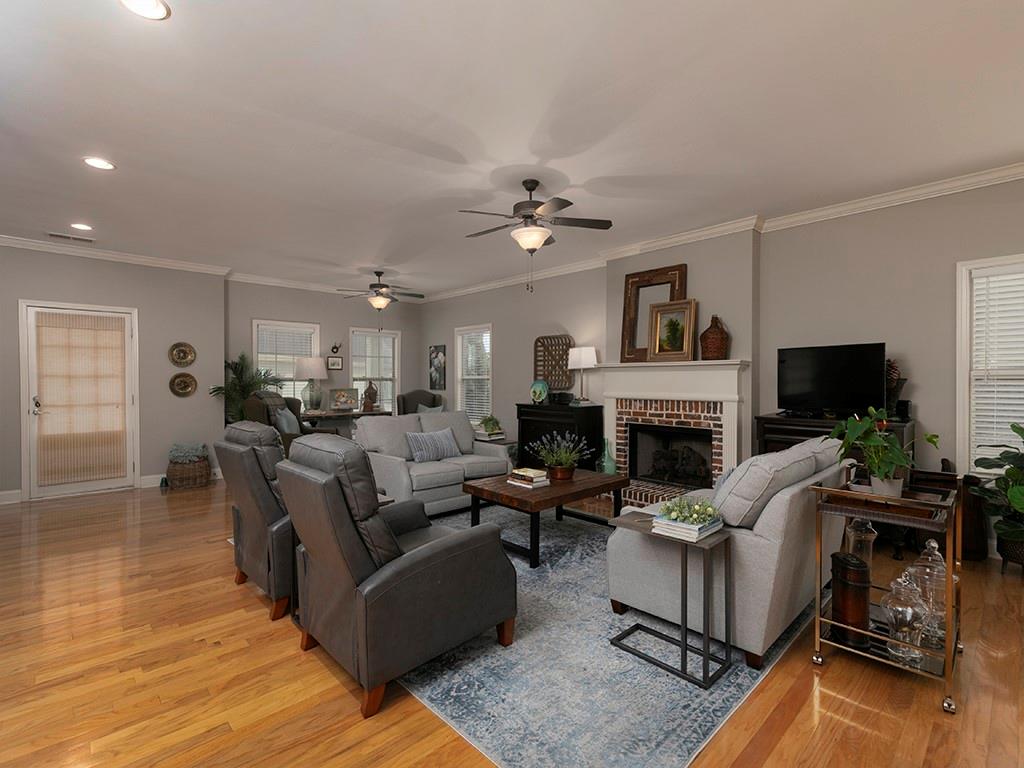 625 Aunt Lucy, Ste 7 Lane SW