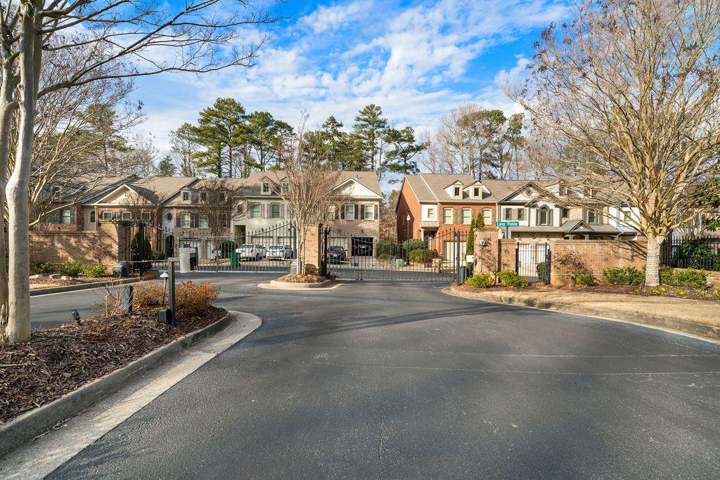 2620 LONG POINTE Drive