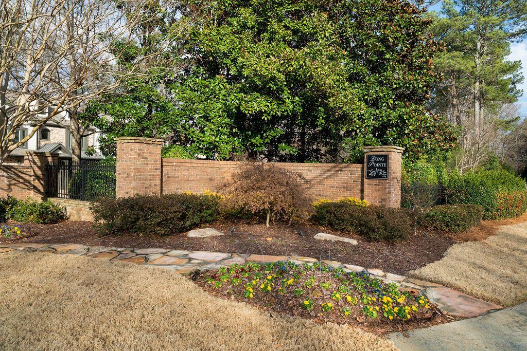 2620 LONG POINTE Drive
