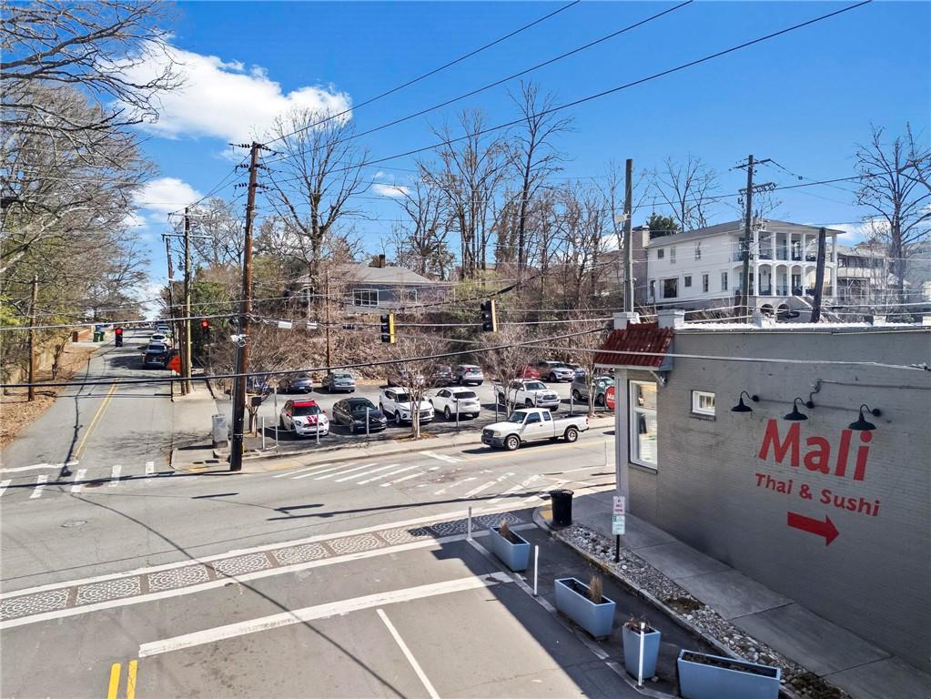 989 Amsterdam Avenue NE