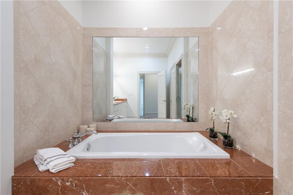 2500 Peachtree Road NW Unit 605S