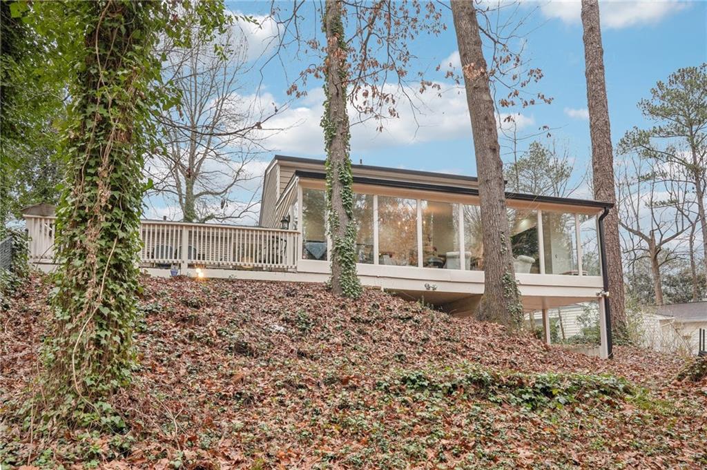 2528 Fernleaf Court NW