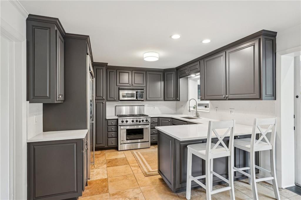 2528 Fernleaf Court NW