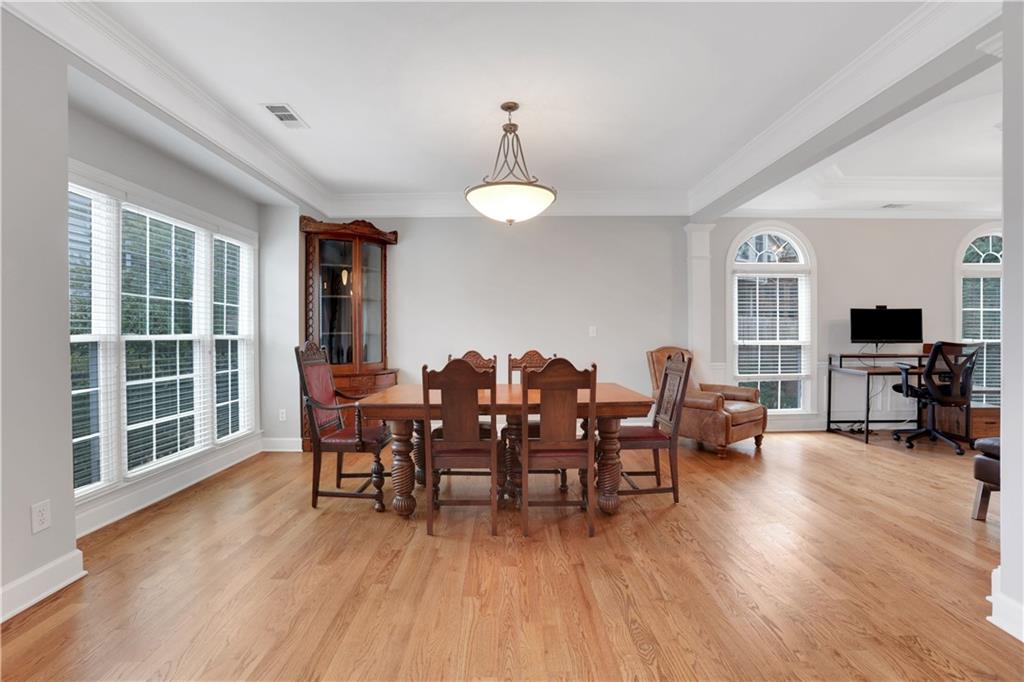 420 Glenridge Close Court