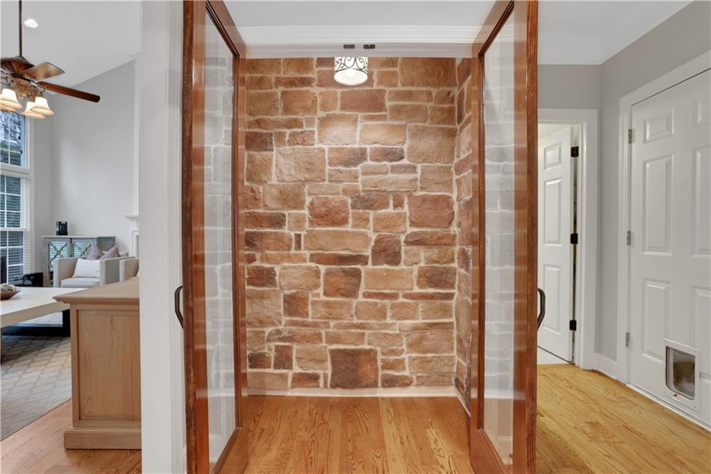420 Glenridge Close Court
