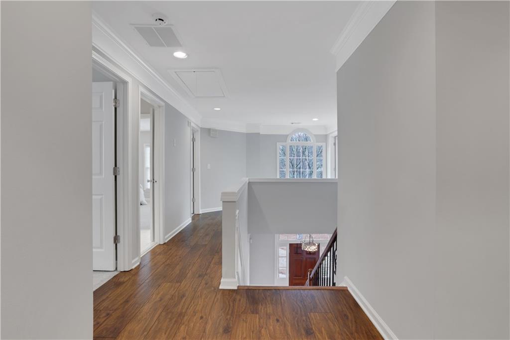 420 Glenridge Close Court