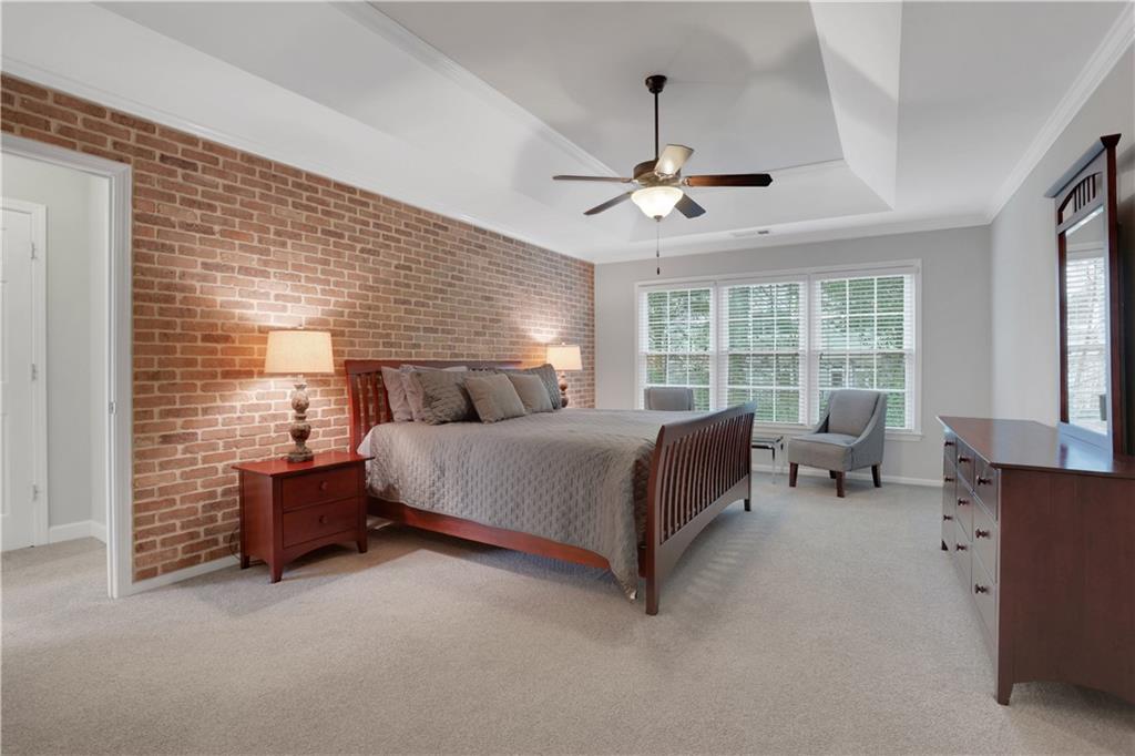 420 Glenridge Close Court