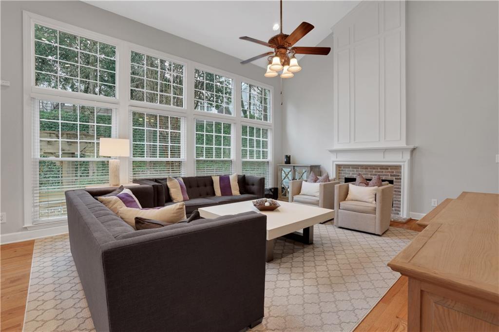 420 Glenridge Close Court