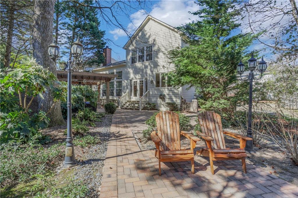 420 Glenridge Close Court
