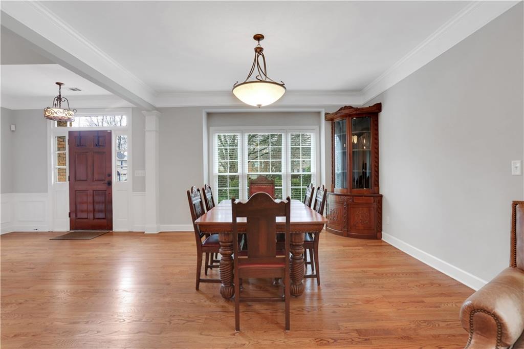 420 Glenridge Close Court