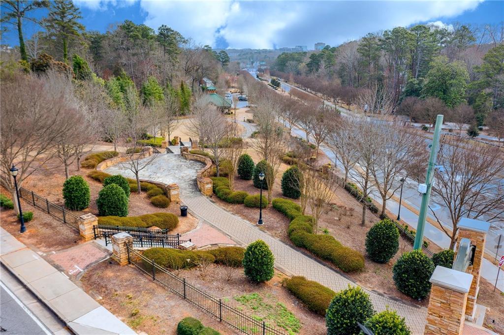 420 Glenridge Close Court