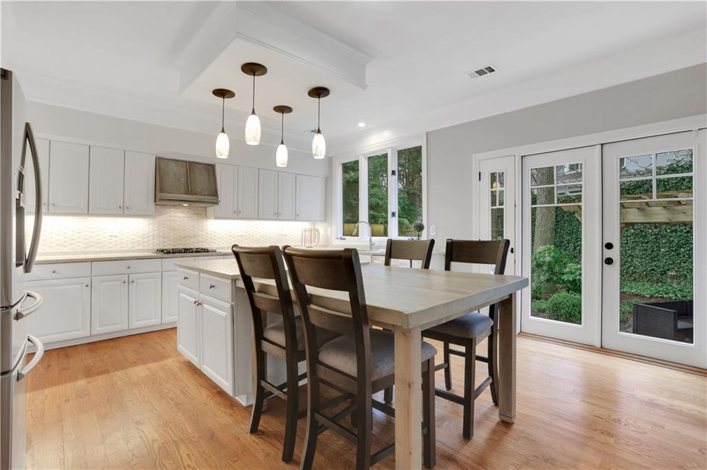 420 Glenridge Close Court