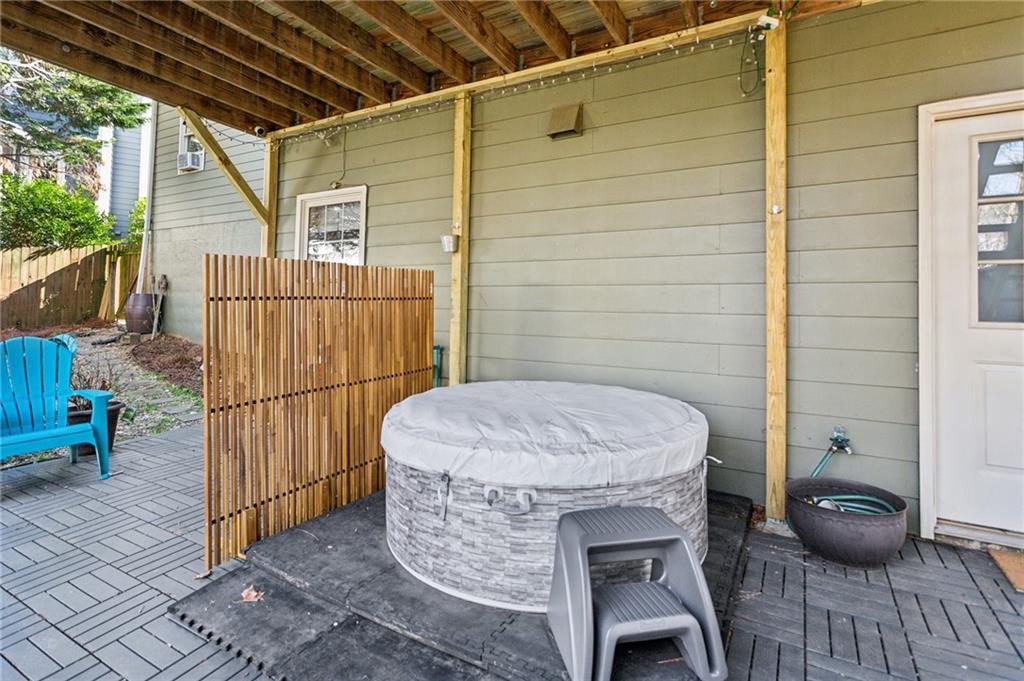 1898 Woodland Hills Avenue NW
