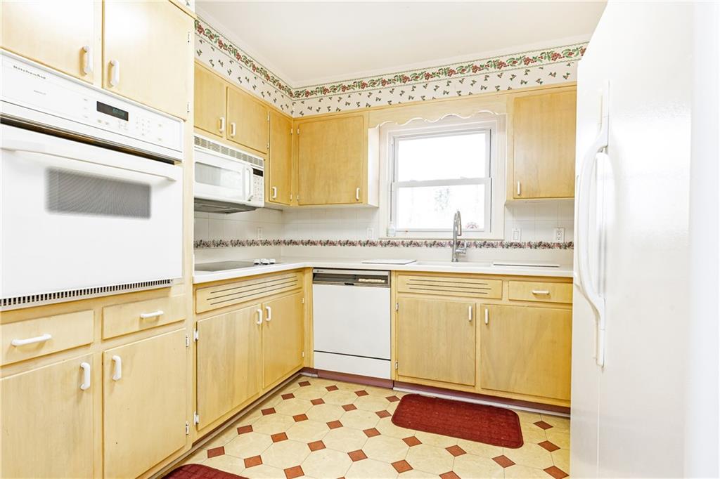 7278 Selkirk Drive