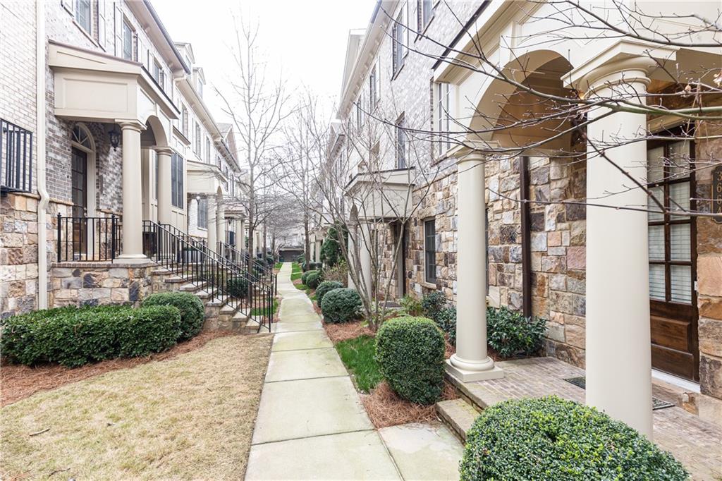 3664 Brookhaven Manor Crossing NE