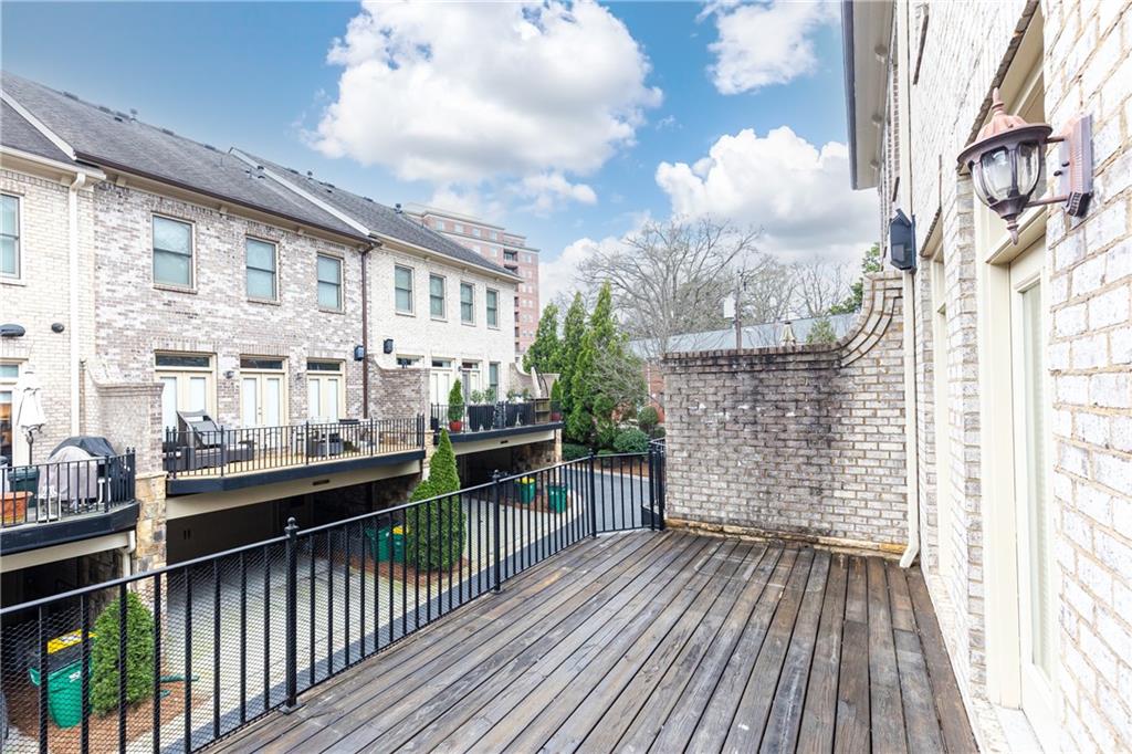 3664 Brookhaven Manor Crossing NE