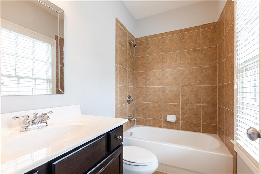 3664 Brookhaven Manor Crossing NE