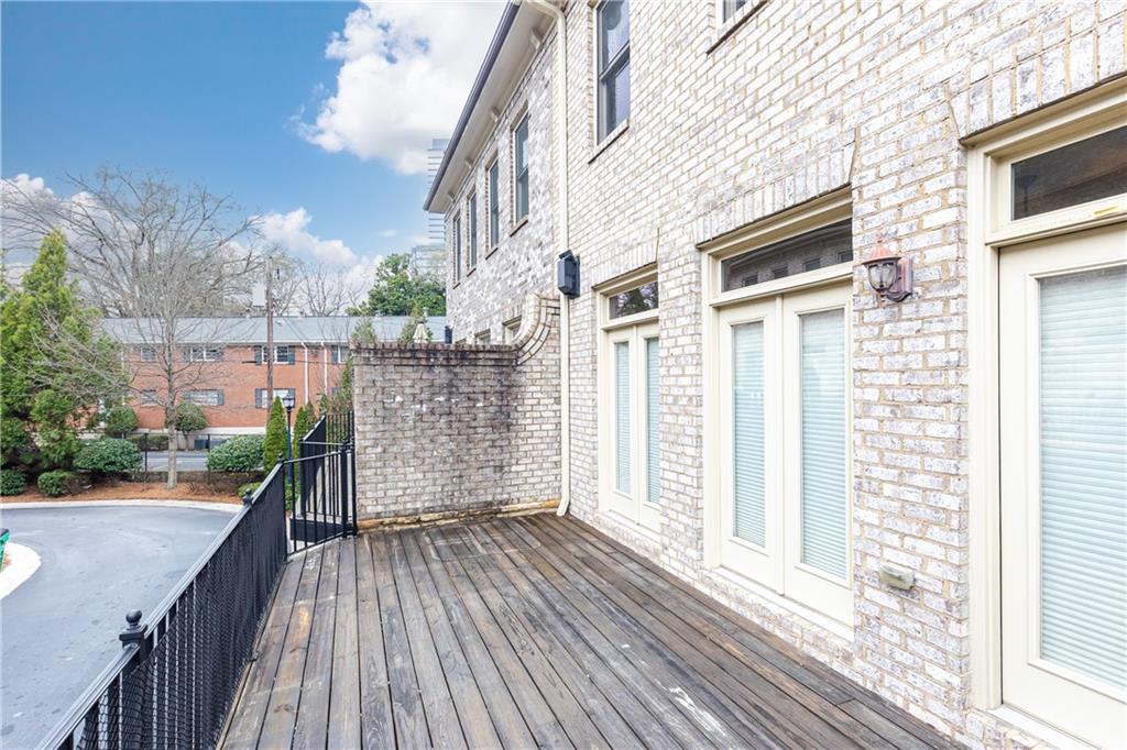 3664 Brookhaven Manor Crossing NE