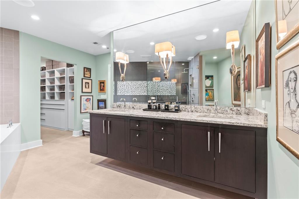 2881 Peachtree Road NE Unit 1001