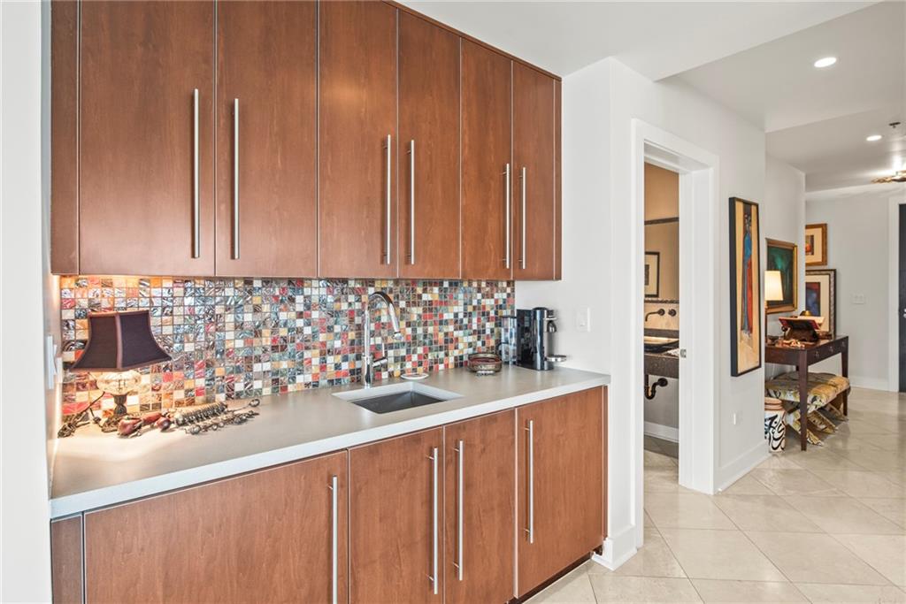 2881 Peachtree Road NE Unit 1001