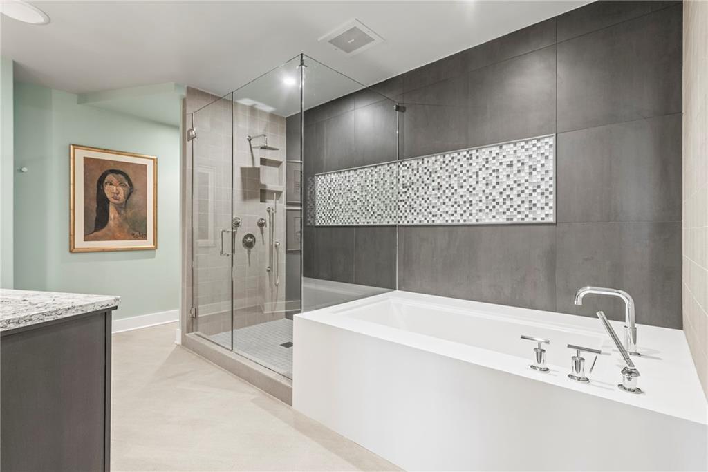 2881 Peachtree Road NE Unit 1001