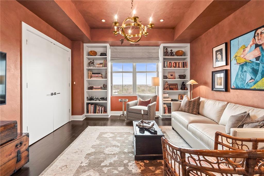 2881 Peachtree Road NE Unit 1001