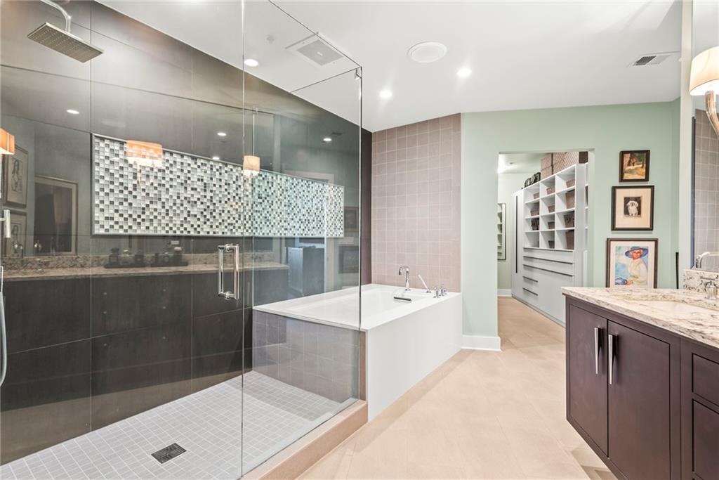 2881 Peachtree Road NE Unit 1001