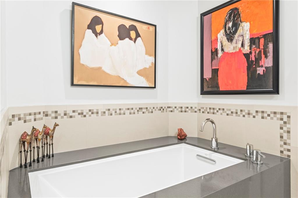 2881 Peachtree Road NE Unit 1001