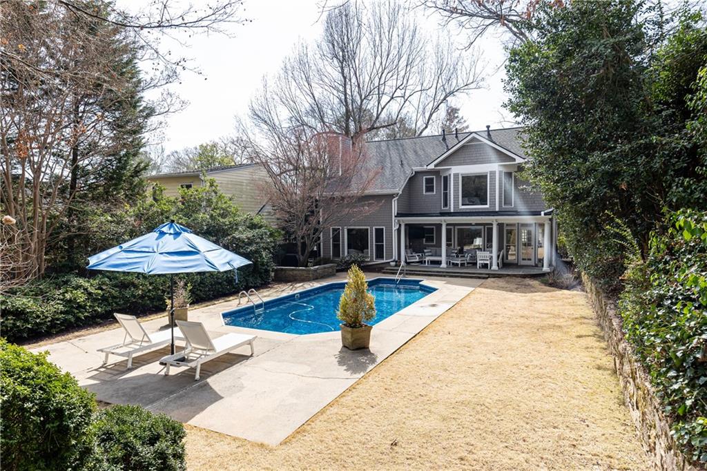 1212 University Drive NE