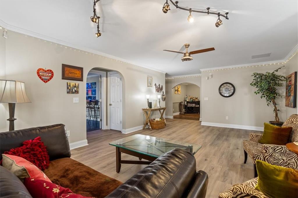 1211 Promontory Path