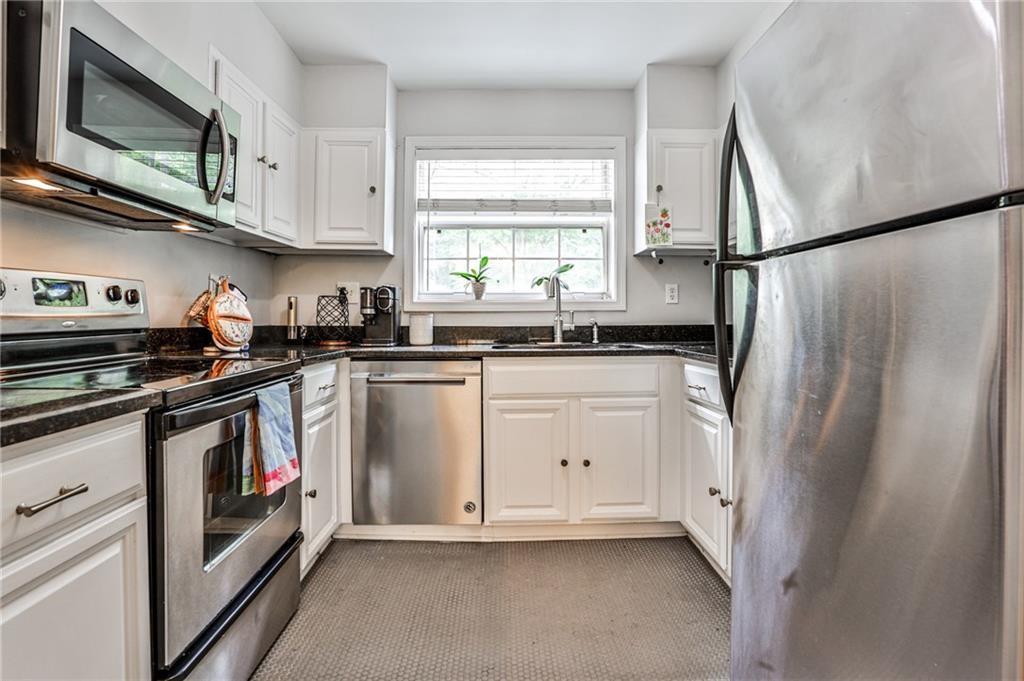 311 Peachtree Hills Avenue NE Unit 13D