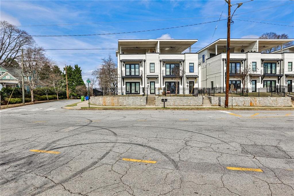 1100 Arkwright Place SE Unit B