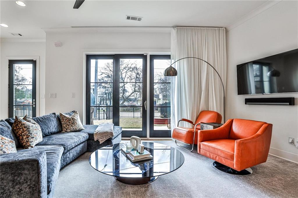 1100 Arkwright Place SE Unit B