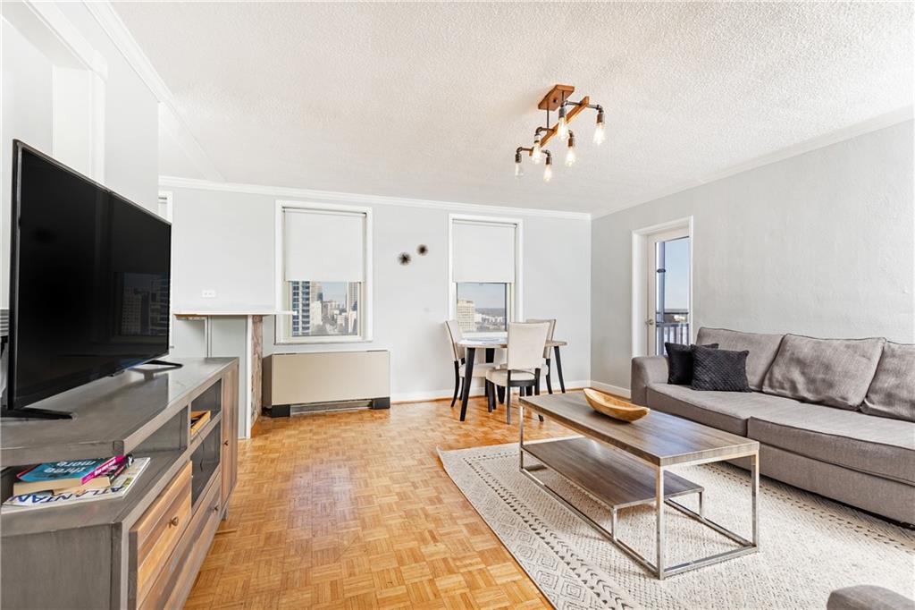 300 W Peachtree Street Unit 10D