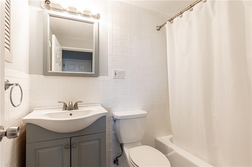 300 W Peachtree Street Unit 10D