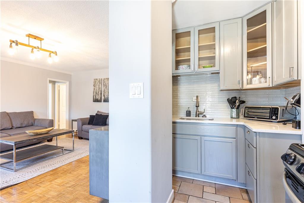 300 W Peachtree Street Unit 10D