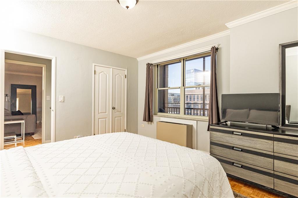 300 W Peachtree Street Unit 10D