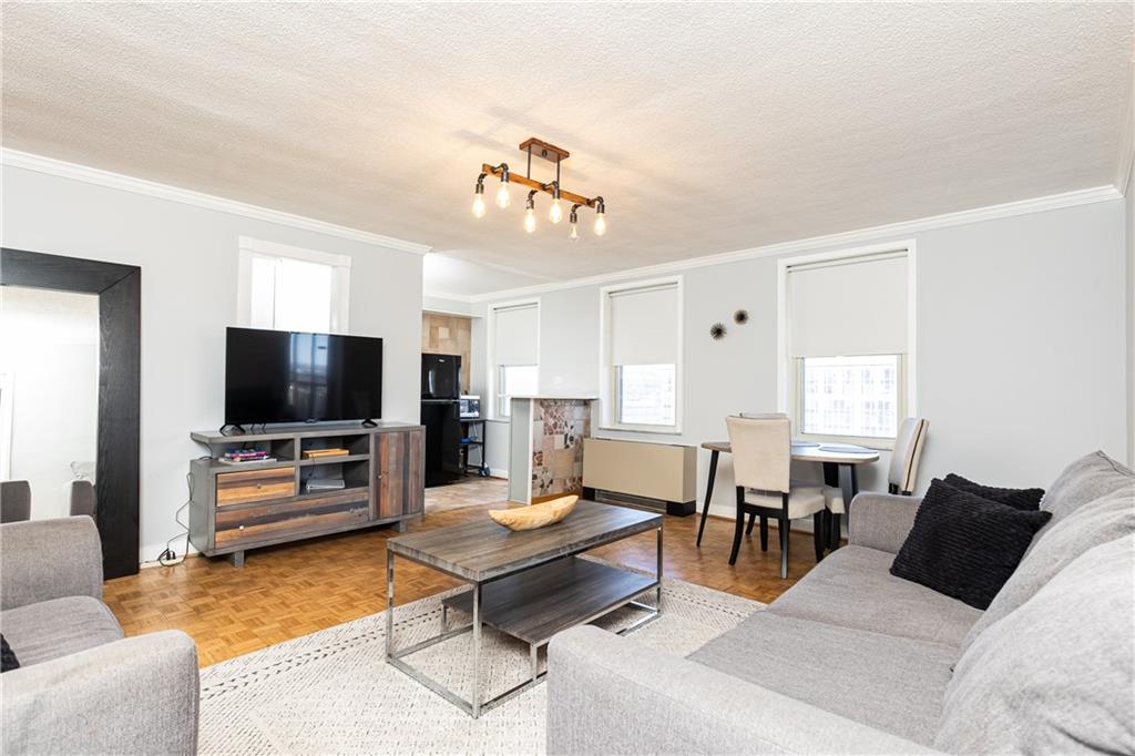 300 W Peachtree Street Unit 10D
