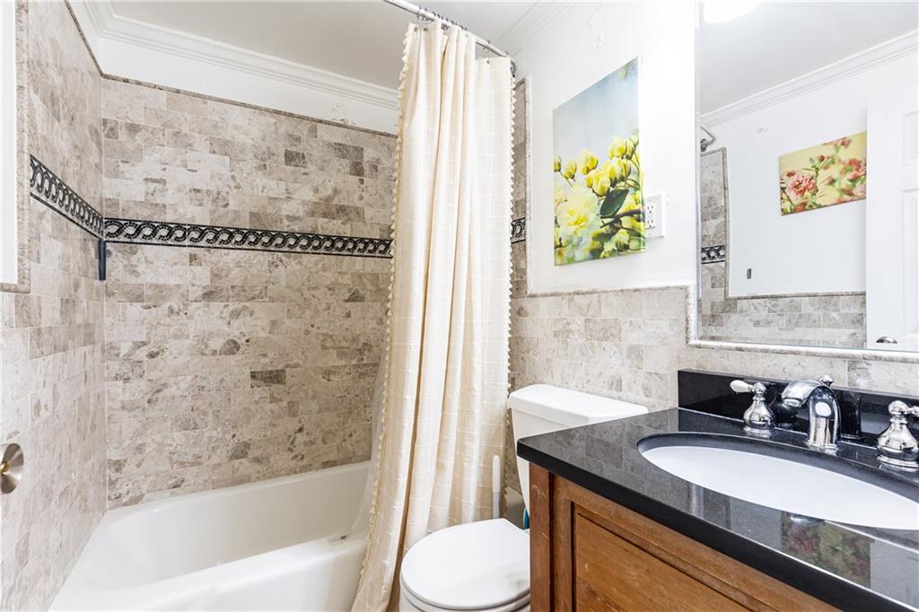 300 W Peachtree Street Unit 4A