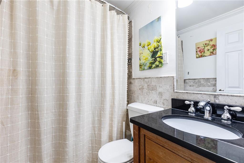 300 W Peachtree Street Unit 4A