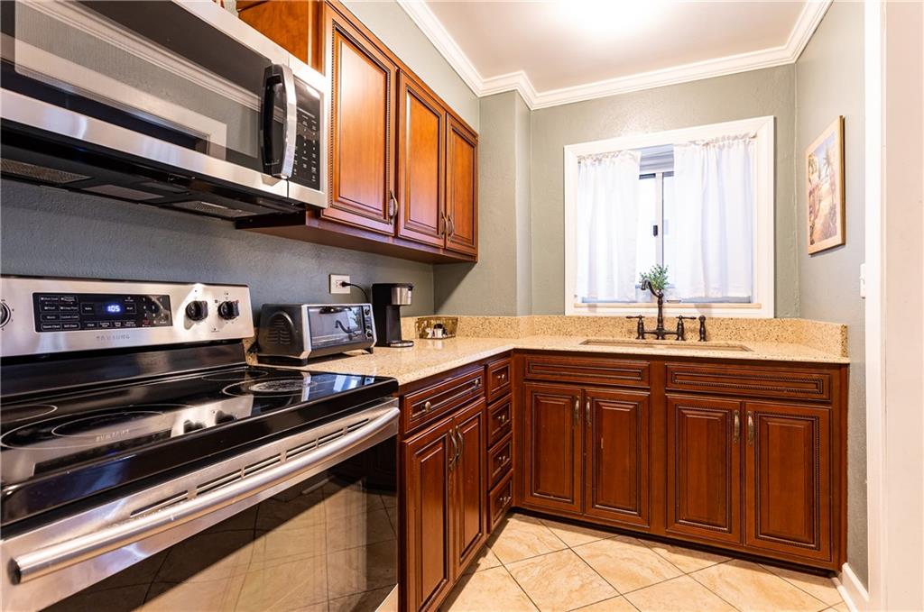 300 W Peachtree Street Unit 4A