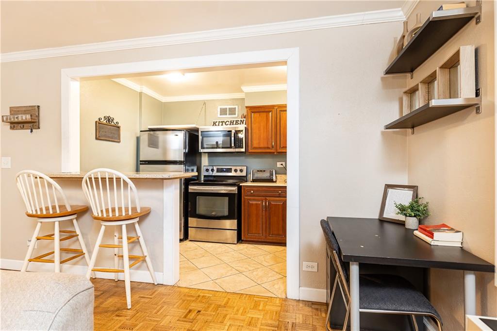 300 W Peachtree Street Unit 4A