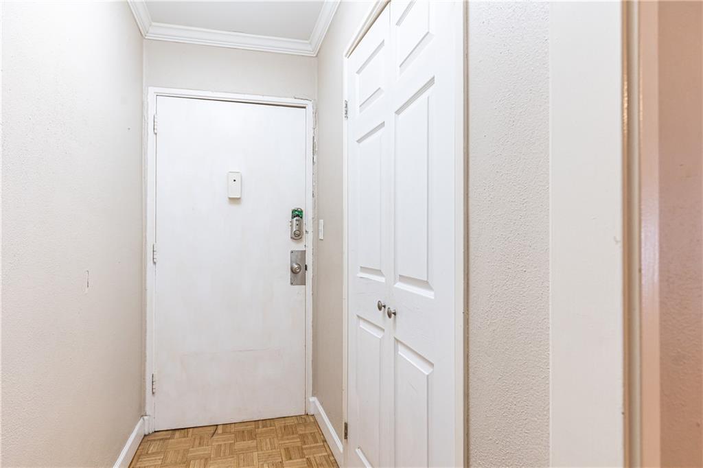 300 W Peachtree Street Unit 4A