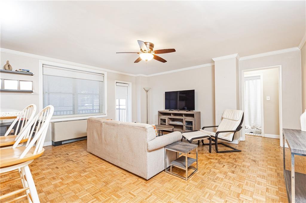 300 W Peachtree Street Unit 4A