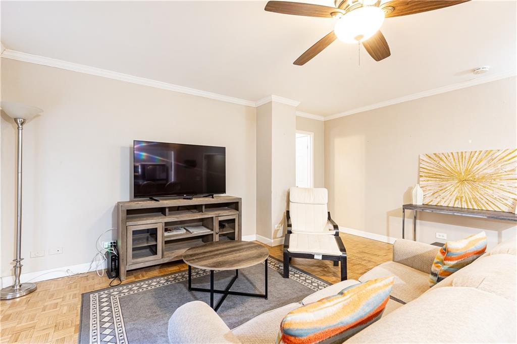 300 W Peachtree Street Unit 4A